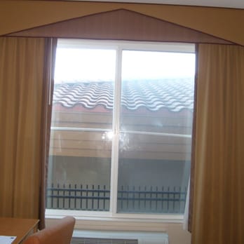 Hampton Inn & Suites Mountain View - A Room with a View: with a little effort, I could touch the roof of the carport outside my window. - Hotels Near Me - Mountain View, California Hampton Inn & Suites Mountain View - A Room with a View: with a little effort, I could touch the roof of the carport outside my window. - Hotels Near Me - Mountain View, California