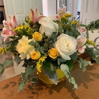 Crystal Gardens Florist - Birthday flower arrangement - Florists Near Me - Poway, California Crystal Gardens Florist - Birthday flower arrangement - Florists Near Me - Poway, California