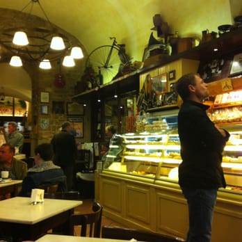L'Incontro - Patisserie/Cake Shop Near Me - Volterra, PI