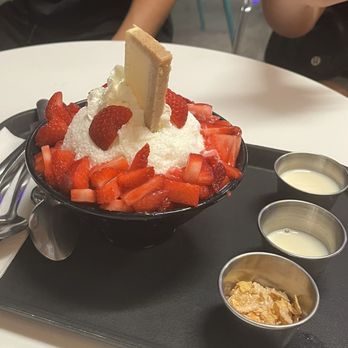 Bru Tea Cafe - Strawberry Cheesecake Bingsoo - Bubble Tea Near Me - Elk Grove, California Bru Tea Cafe - Strawberry Cheesecake Bingsoo - Bubble Tea Near Me - Elk Grove, California