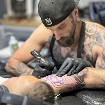 Rom Baro Tattoo Lounge - Tattoo Near Me - San Clemente, California