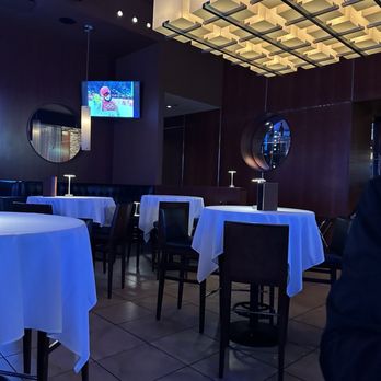 Ocean Prime - Bar Dining Area - Seafood Near Me - Troy, Michigan