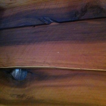 Lanzarotta Bed and Breakfast - The cedar planks on the walls with pictures behind the open knots- so cute! - Bed & Breakfast Near Me - Eugene, Oregon