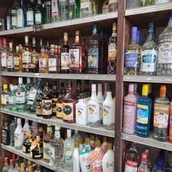 Charlie's Drive-In Liquors