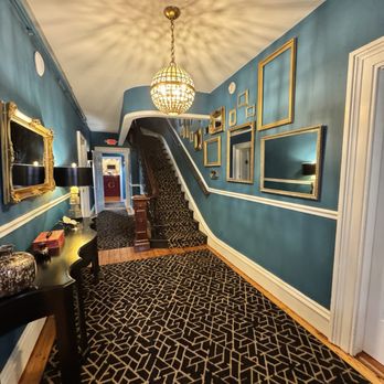 Gilded - Entry way. - Hotels Near Me - Newport, Rhode Island Gilded - Entry way. - Hotels Near Me - Newport, Rhode Island