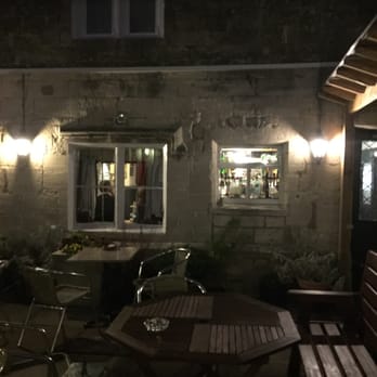 The Royal Oak - Back patio - Pubs Near Me - Painswick, GLS