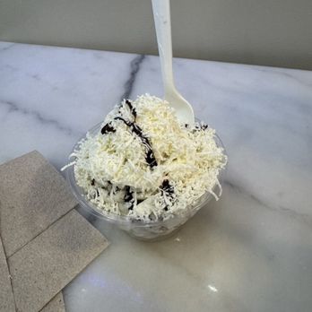 Nubes Ice Cream & Coffee Shop - Desserts Near Me - Chicago, Illinois