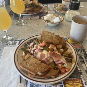 Wayside Restaurant & Bakery - Hippy Homefries, coffee, and mimosas - Bakeries Near Me - Montpelier, Vermont