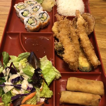 Oishii - This was only $9 during lunch time. What the heck! Slap ya mama good - Sushi Bars Near Me - Houston, Texas