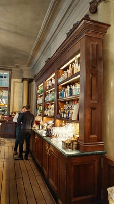 Scarfes Bar by null