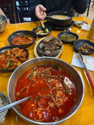 JINJU GOMTANG by null