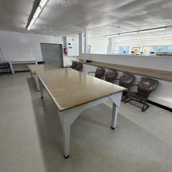Thirty-Eighth St Laundromat - Folding tables and chairs while you wait.