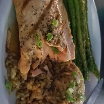 Just Chill Pub & Grill - Best salmon in forever - Sports Bars Near Me - Lynnwood, Washington