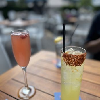 Caracol - Tiny Bubbles + Spicy Pineapple Paloma - Seafood Near Me - Houston, Texas