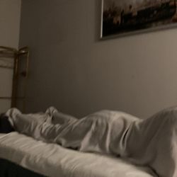 Tibet Healing Spa - Message room and table