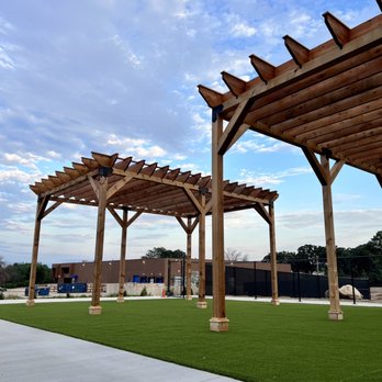 Paws and Pints - Outdoor area - Dog Parks Near Me - Des Moines, Iowa