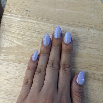 Rika nail salon - Uneven shaped nails. Pointy "coke" pinky nail - Nail Salons Near Me - Brooklyn, New York