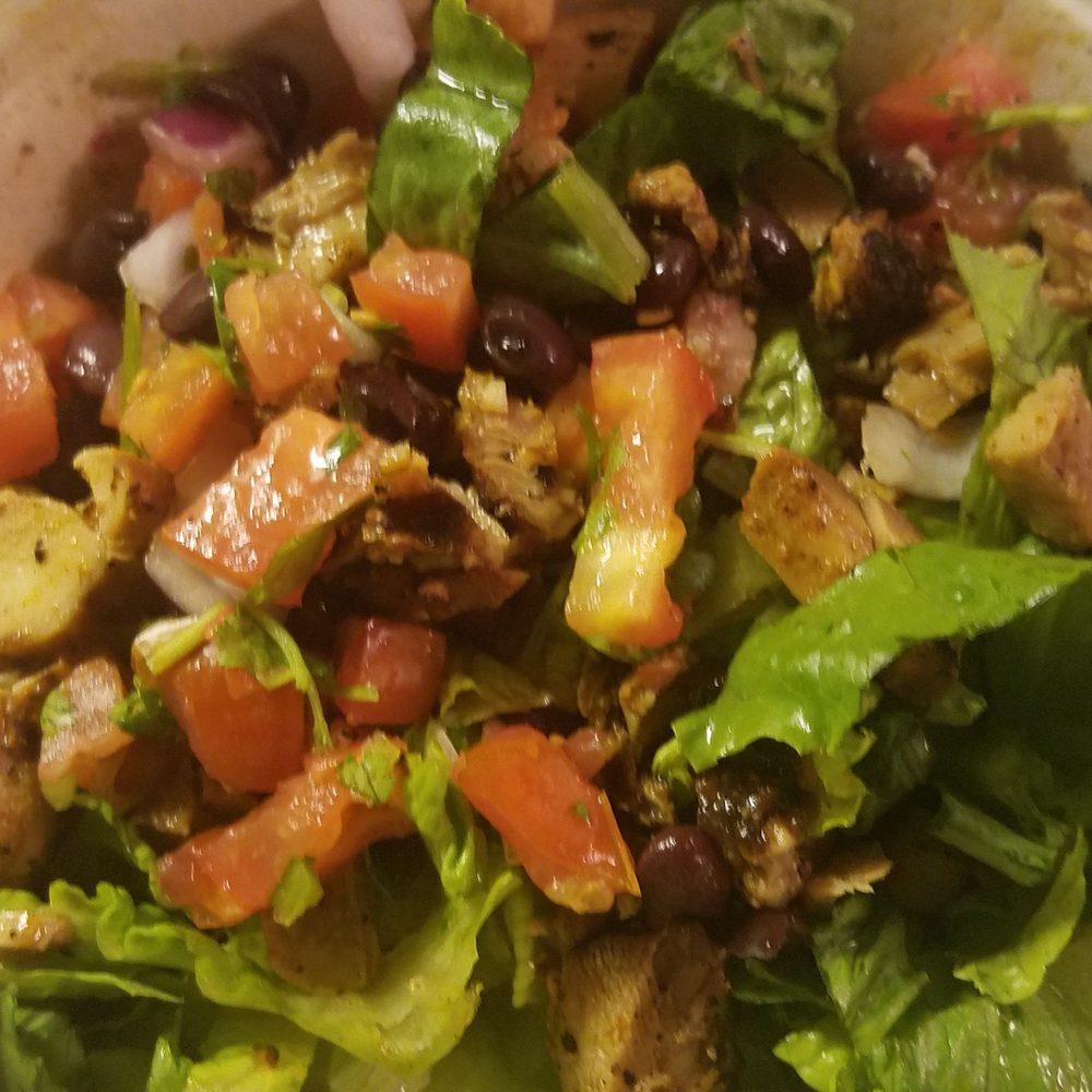 QDOBA Mexican Eats - Naked Chicken Taco Bowl grilled chicken, romaine lettuce, pico de gallo, black beans - Mexican Near Me - Bryn Mawr, Pennsylvania QDOBA Mexican Eats - Naked Chicken Taco Bowl grilled chicken, romaine lettuce, pico de gallo, black beans - Mexican Near Me - Bryn Mawr, Pennsylvania