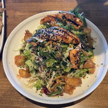 Heirloom - Sesame Salmon Salad - New American Near Me - Fresno, California