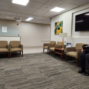 Froedtert Menomonee Falls Hospital - Day surgery waiting room - Hospitals Near Me - Menomonee Falls, Wisconsin Froedtert Menomonee Falls Hospital - Day surgery waiting room - Hospitals Near Me - Menomonee Falls, Wisconsin