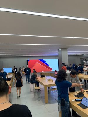 Apple Houston Galleria by null
