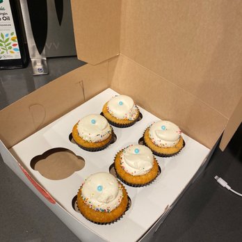 Cupcakin' Bake Shop - Funfetti cupcakes - Cupcakes Near Me - Oakland, California Cupcakin' Bake Shop - Funfetti cupcakes - Cupcakes Near Me - Oakland, California