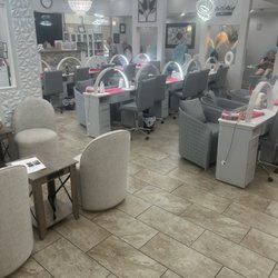 Jade Nail & VIP Spa - Manicure area