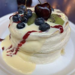 Nocny Market - Japanese Soufflé Pancakes (Fruity Classic). I loved it!