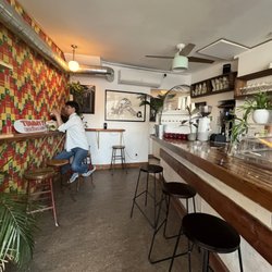 Tommy’s Wine Bar
