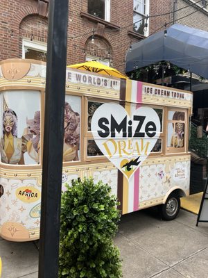 SMiZE and DREAM Flavor Studio by null