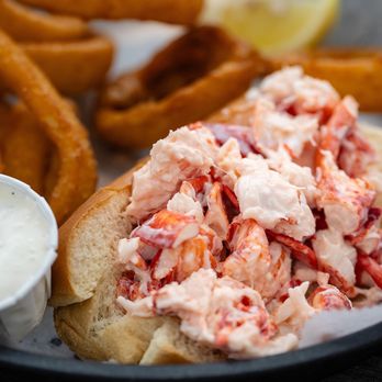 Frisbee's Wharf - Lobster Roll - Seafood Near Me - Kittery Point, Maine