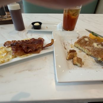 Keke's Breakfast Cafe - French toast combo with eggs and bacon. - Breakfast & Brunch Near Me - Windermere, Florida