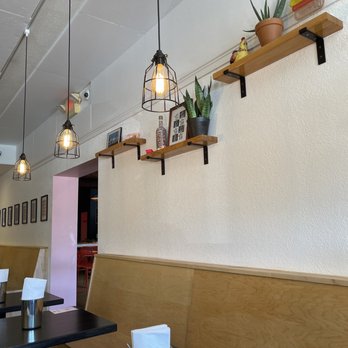 Francis Burger Joint - Burgers Near Me - Minneapolis, Minnesota