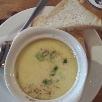 Squealing Pig - Seafood chowder - American Near Me - Provincetown, Massachusetts Squealing Pig - Seafood chowder - American Near Me - Provincetown, Massachusetts