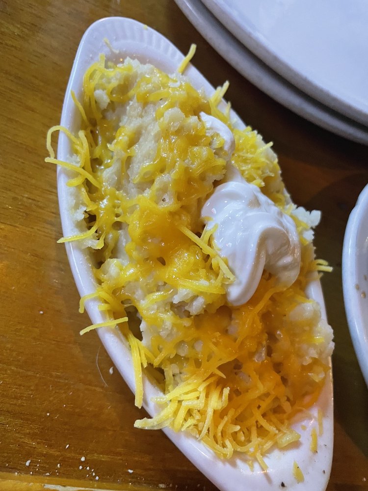 Luke's Pub & Steak House Logo