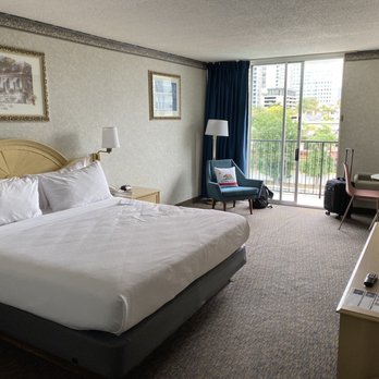 Glendale Express Hotel - Very cute room! - Hotels Near Me - Glendale, California
