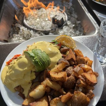 McKay Cottage Restaurant - West coast benedict - American Near Me - Bend, Oregon
