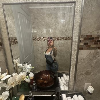 Che Nails & Lash Studio - Bathroom was also pretty - Nail Salons Near Me - Spring, Texas Che Nails & Lash Studio - Bathroom was also pretty - Nail Salons Near Me - Spring, Texas
