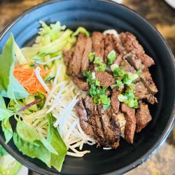 Happy Bamboo - Vermicelli bowl with steak