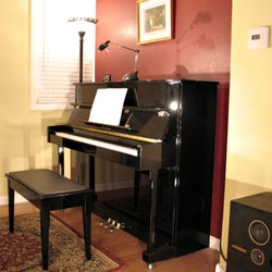Thousand Oaks Musicians' Studio - Studio with acoustic piano