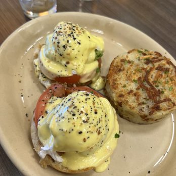 Snooze, an A.M. Eatery - Avocado Benedict pretty good - Breakfast & Brunch Near Me - Phoenix, Arizona Snooze, an A.M. Eatery - Avocado Benedict pretty good - Breakfast & Brunch Near Me - Phoenix, Arizona