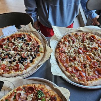 Pieology Pizzeria - Pizza Near Me - Aiea, Hawaii Pieology Pizzeria - Pizza Near Me - Aiea, Hawaii