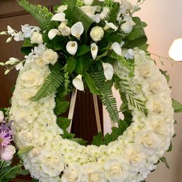 Standing Wreath $100 (before tax and delivery)