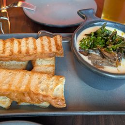 Roasted Mushroom Fondue