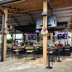 A large outside bar