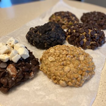 Gideon's Bakehouse - S'mores, Peanut Butter, Cookies and Cream, Original Chocolate chip, Pistachio toffee chocolate chip and Triple Chocolate chip! - Bakeries Near Me - Orlando, Florida Gideon's Bakehouse - S'mores, Peanut Butter, Cookies and Cream, Original Chocolate chip, Pistachio toffee chocolate chip and Triple Chocolate chip! - Bakeries Near Me - Orlando, Florida