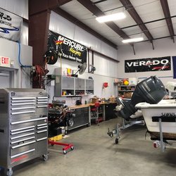 Orlando Marine Services - We believe in a clean, organized and secure work place to have your boat repaired.