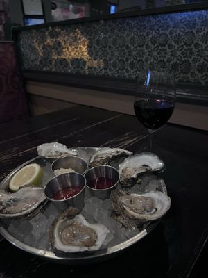 Hugo’s Oyster Bar by null