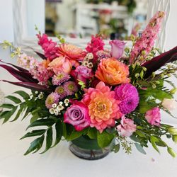 Floral Designs By Lee - Beautiful and Bright flowers.