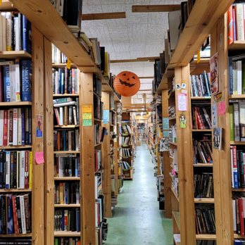 Chamblin Bookmine - Bookstores Near Me - Jacksonville, Florida